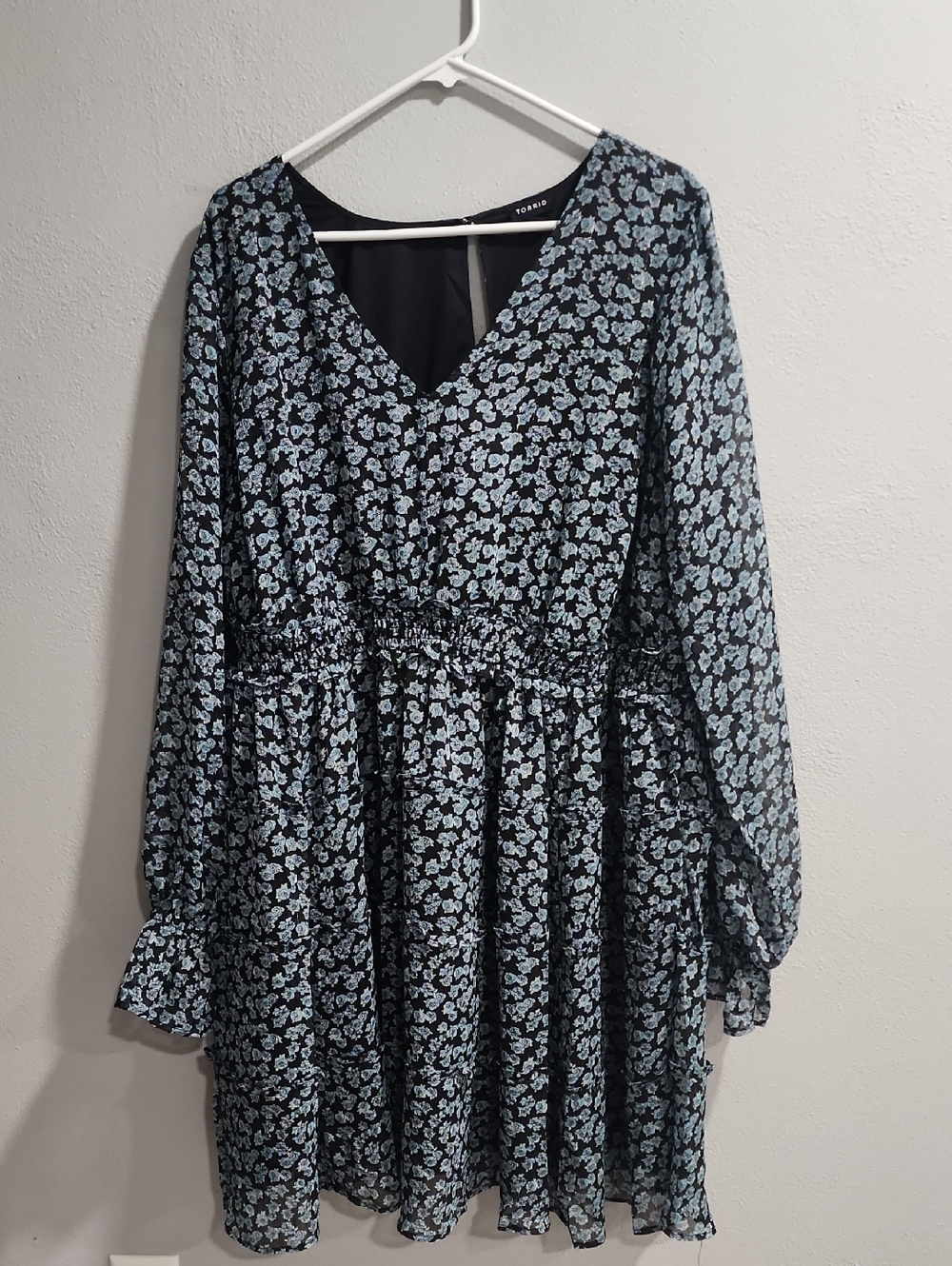 Light Blue Floral V-Neck Long Sleeve Dress